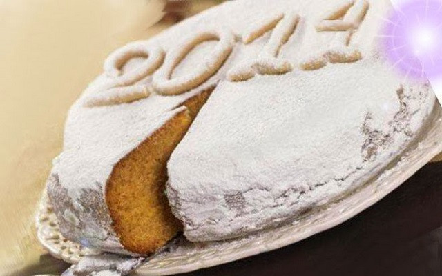 Η Ελπίδα κόβει την πρωτοχρονιάτικη πίτα του 2014